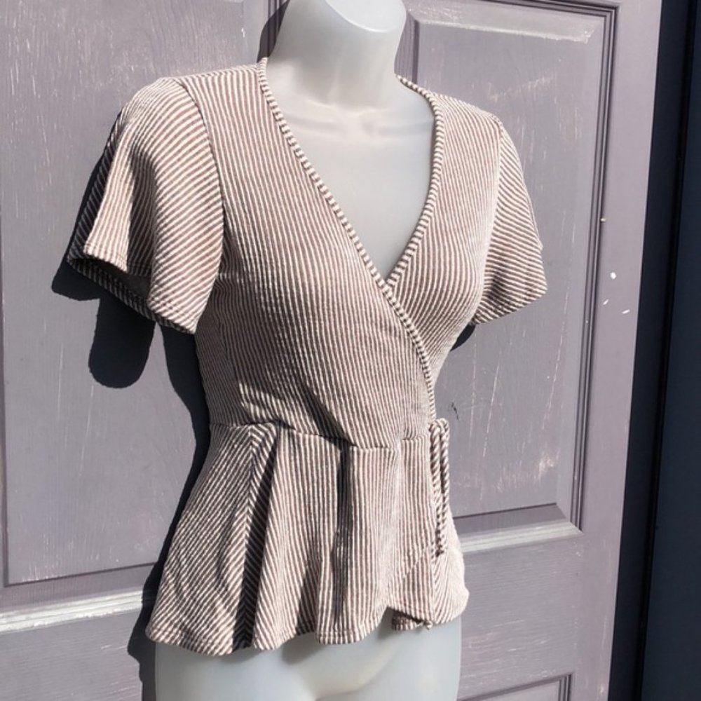 Caution to the Wind faux wrap short sleeve top - Picture 7 of 10